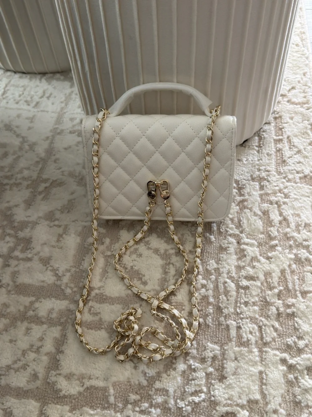 Chanel Makeup Bag White - Picture 2 of 7
